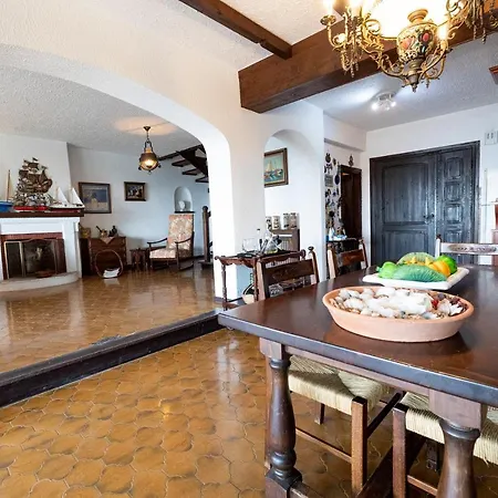 Holiday home Delmare Dom Seafront *