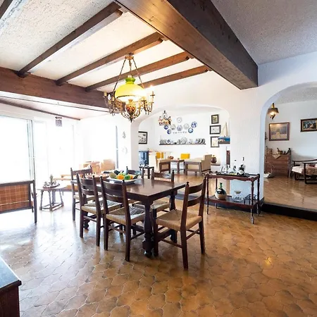 Delmare Dom Seafront *