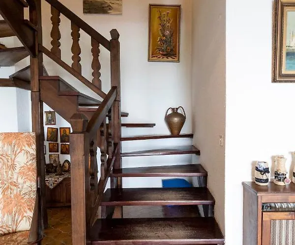 Delmare Dom Seafront