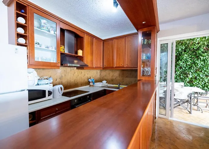 Semesterbostad Delmare Dom Seafront