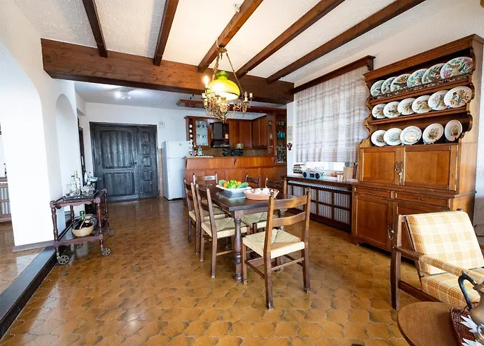 Semesterbostad Delmare Dom Seafront