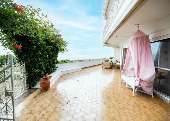 Delmare Dom Seafront Semesterbostad *