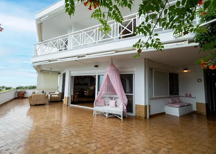 Semesterbostad Delmare Dom Seafront