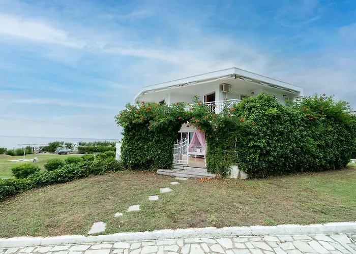 Delmare Dom Seafront בית נופש